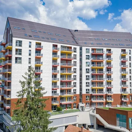 Dream Garden With Free Parking Apartment